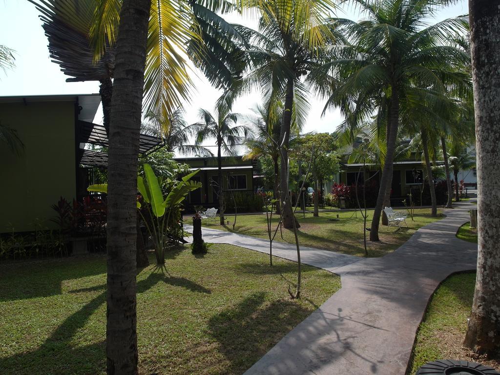 Casa Fina Fine Homes Pantai Cenang  Exterior photo