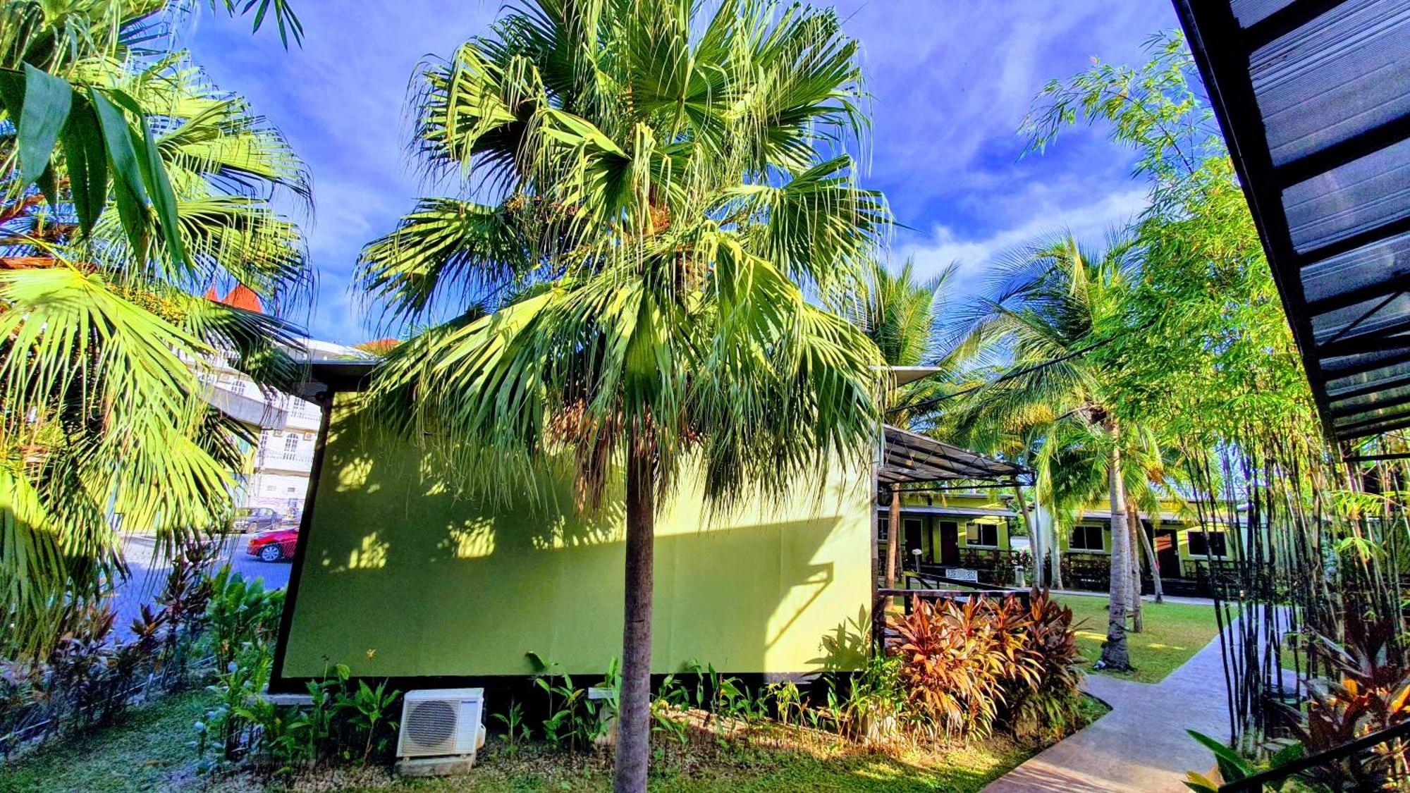 Casa Fina Fine Homes Pantai Cenang  Exterior photo
