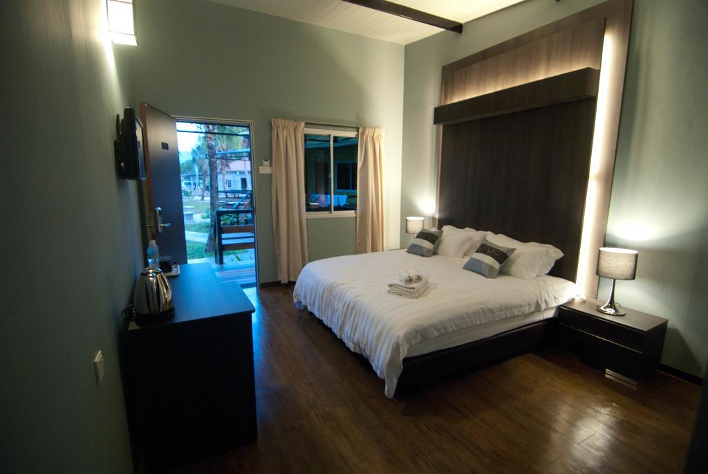 Casa Fina Fine Homes Pantai Cenang  Exterior photo